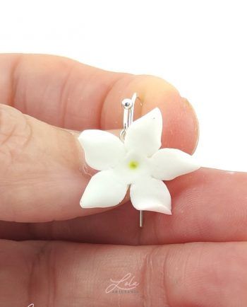 Pendiente Jazmín (plata 925). Hecho en porcelana fría.