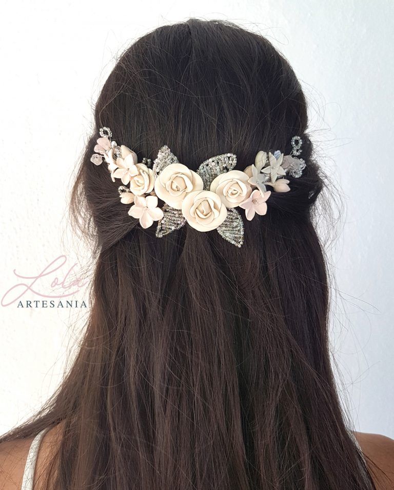 Snow Rose Tocado de cuentas de cristal hecho a mano. Artesanía Lola