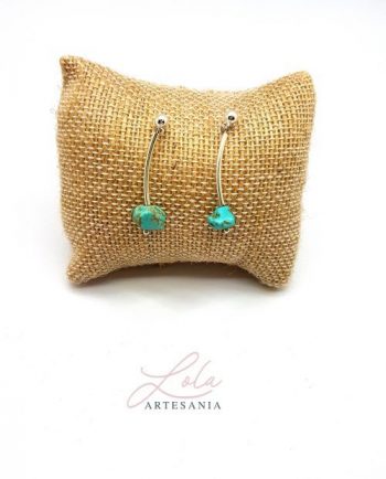 Pendientes largos de cuarzo turquesa. Hechos de forma artesanal . Regalo exclusivo