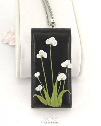 Collar De Flores Blancas