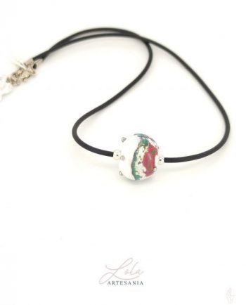 Collar Multicolor hecho artesanalmente por Artesanía lola