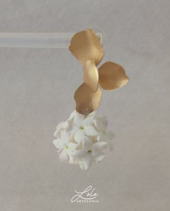 Pendientes Biznaga Hojas Doradas hechos a mano por Artesanía Lola