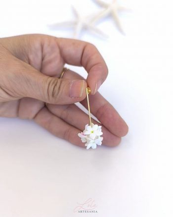 Pendientes Geométricos de Biznaga realizados en porcelana fría por artesanía lola.